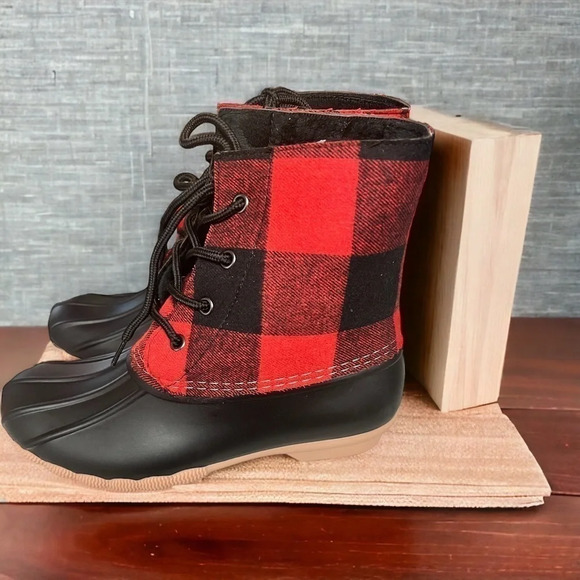 RED plaid‎ duck boots - Picture 1 of 6